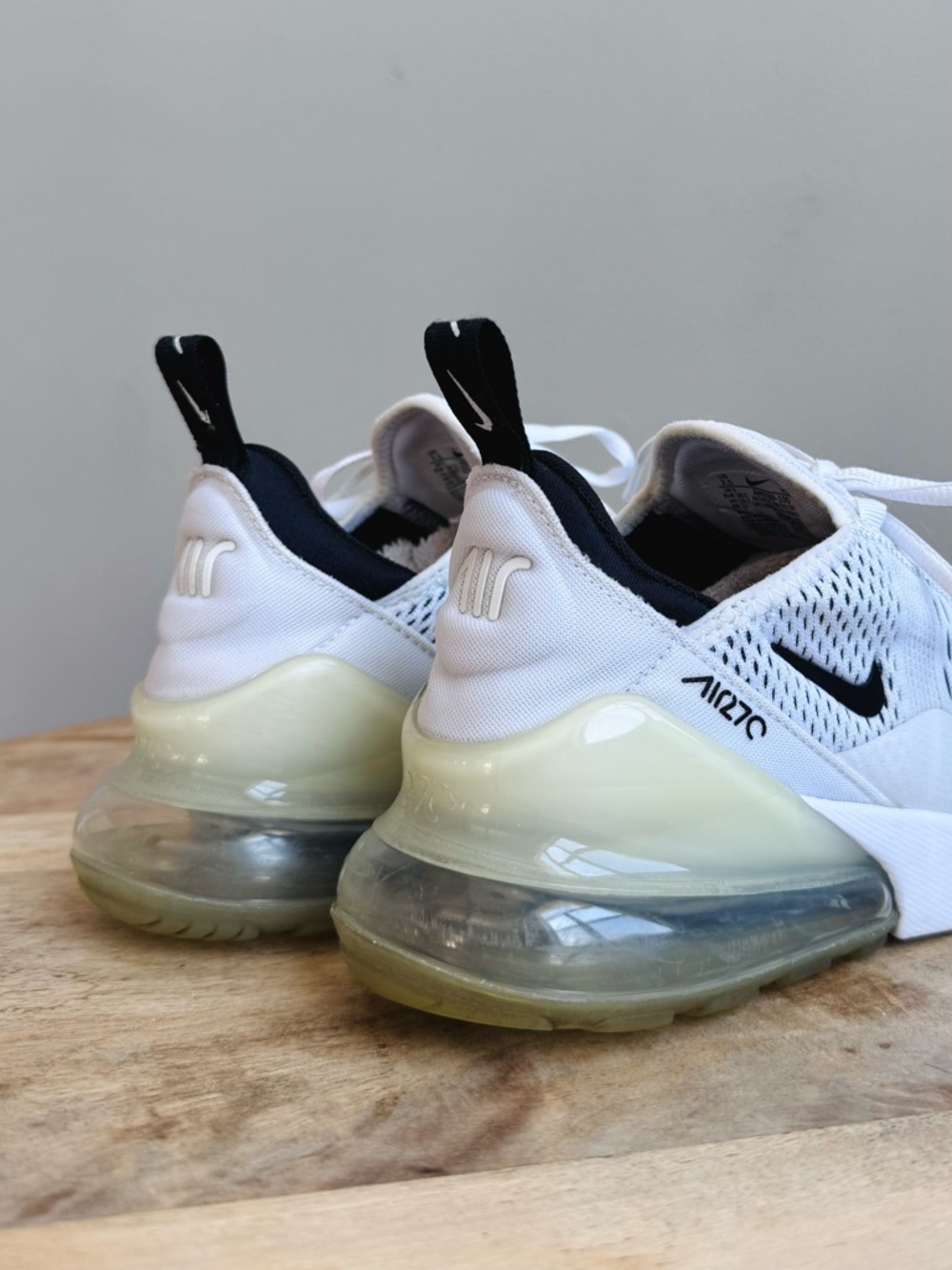 Women's Nike Air Max 270 Size 11.5 Sneakers White/Black/White (AH6789 100) - Picture 7 of 12